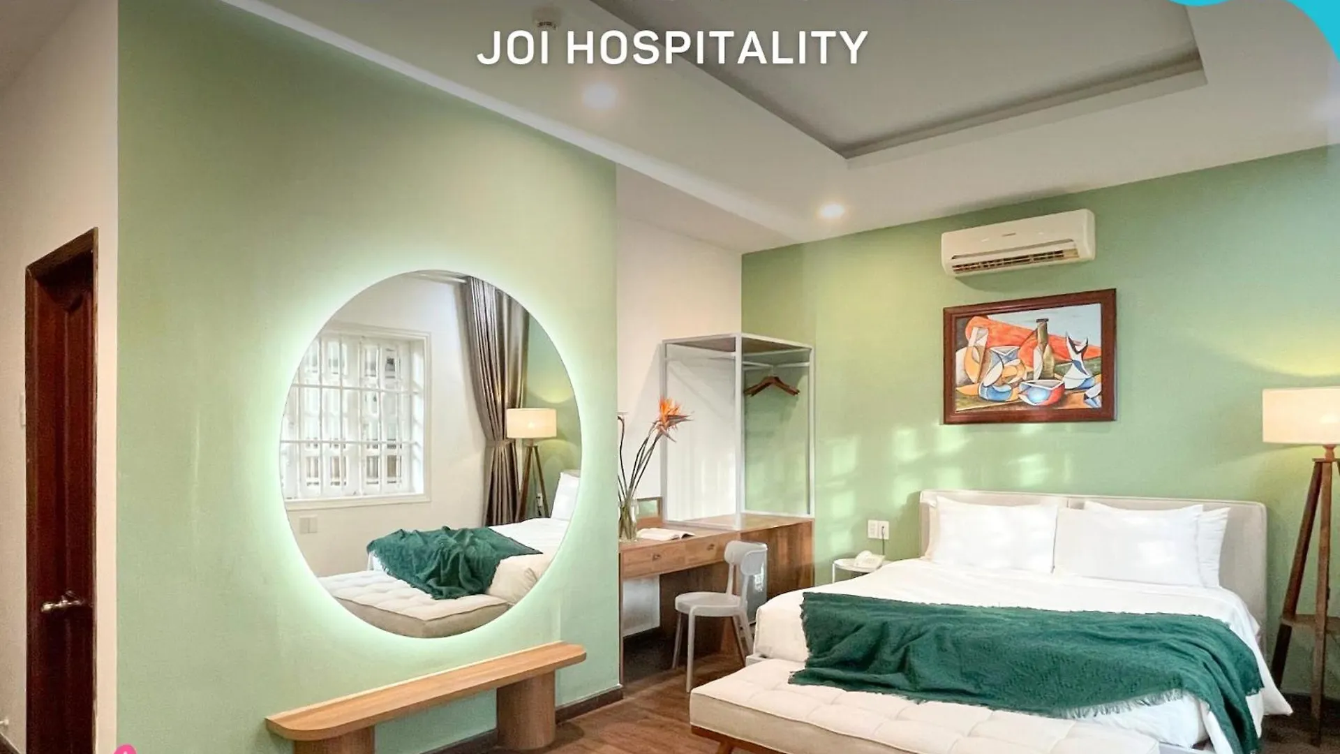 Joi Hospitality - Central location